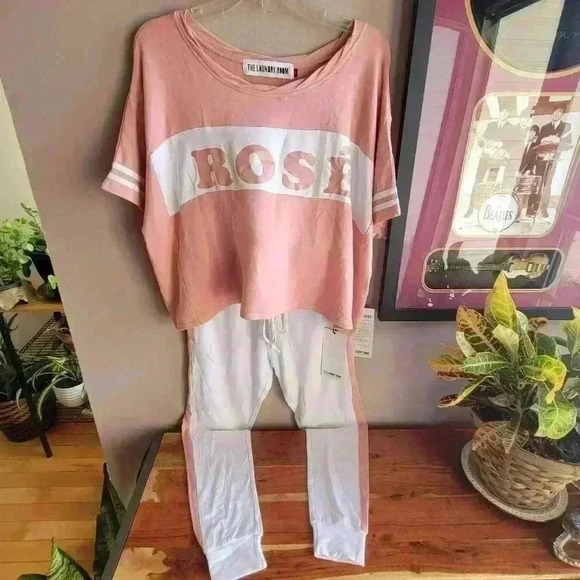 Brand New THE LAUNDRY ROOM Women's Set T shirt/Pants Size XS Pink White ROSÉ - Picture 2 of 12